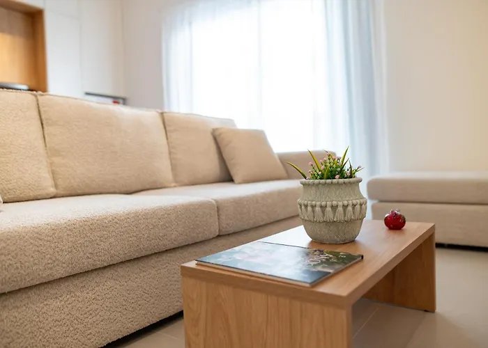 Michail Old Harbour Apartment