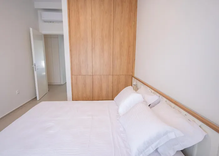 Michail Old Harbour Apartment *