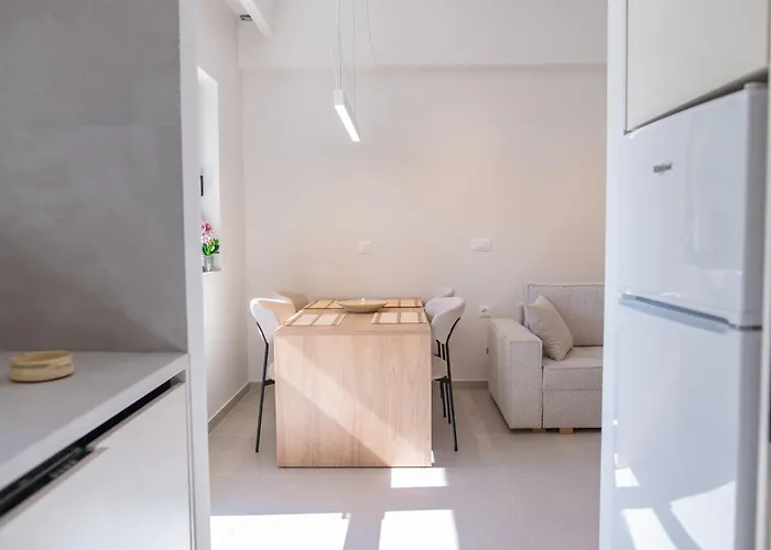 Michail Old Harbour Apartment *