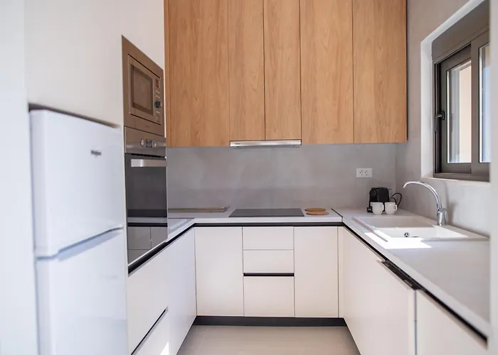 Michail Old Harbour شقة